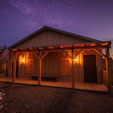 Miners Cabins #1 - Two Double Beds And Private Balcony Tombstone Bagian luar foto