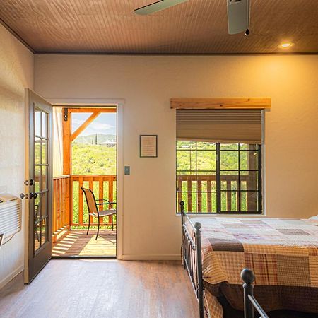 Miners Cabins #1 - Two Double Beds And Private Balcony Tombstone Bagian luar foto