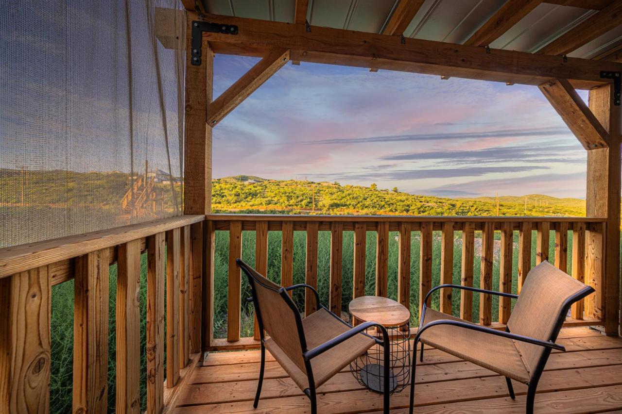 Miners Cabins #1 - Two Double Beds And Private Balcony Tombstone Bagian luar foto