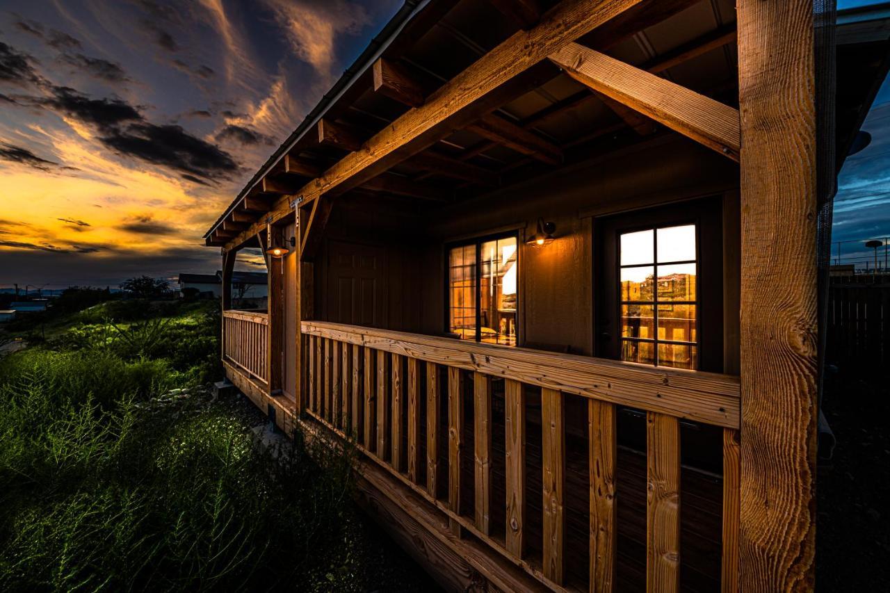 Miners Cabins #1 - Two Double Beds And Private Balcony Tombstone Bagian luar foto