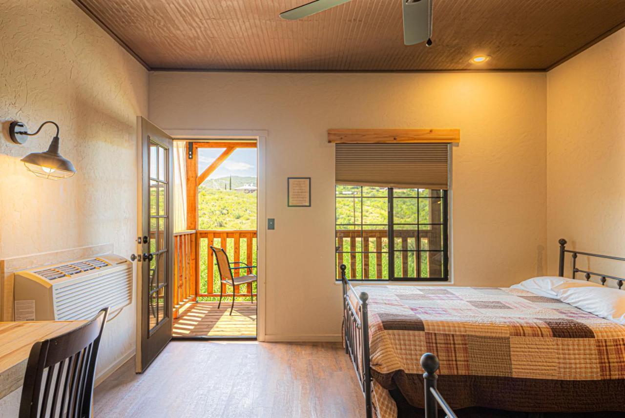 Miners Cabins #1 - Two Double Beds And Private Balcony Tombstone Bagian luar foto