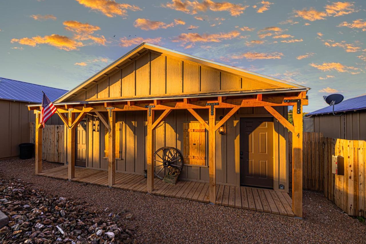 Miners Cabins #1 - Two Double Beds And Private Balcony Tombstone Bagian luar foto